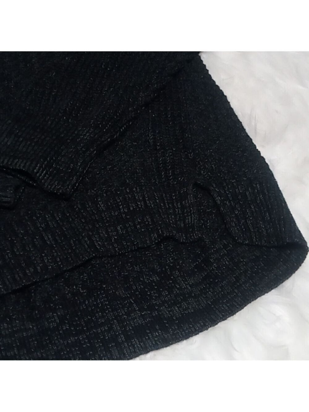 𝅺Universal Thread Pullover Sweater - Picture 8 of 10